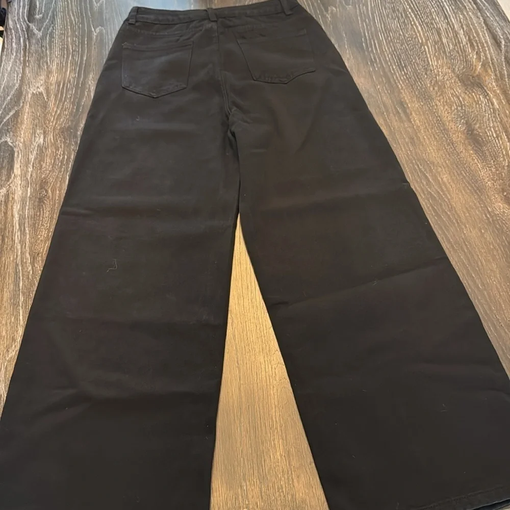 BLACK WIDE LEG JEANS SIZE MEDIUM